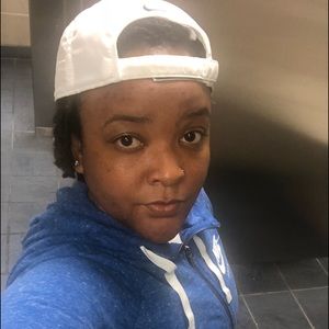 Meet your Posher, Kendra